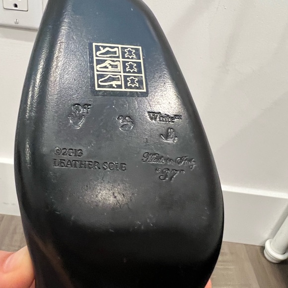 Off-white pumps with leather heel - Picture 4 of 5